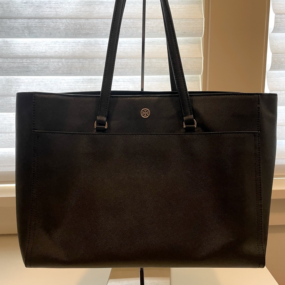 Tory Burch Women’s Robinson Tote, Black/Navy